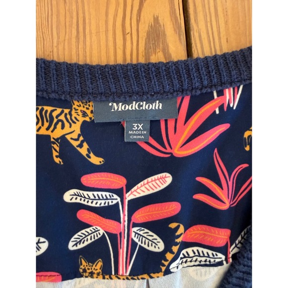 ModCloth 3X Navy Blue Tiger Floral Print Cardigan Sweater‎ Women's - Picture 3 of 6